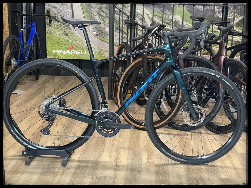 Giant Revolt Advanced 2 Medium Starry Night 2022